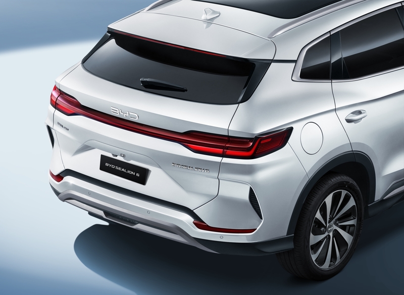 BYD SEALION 6