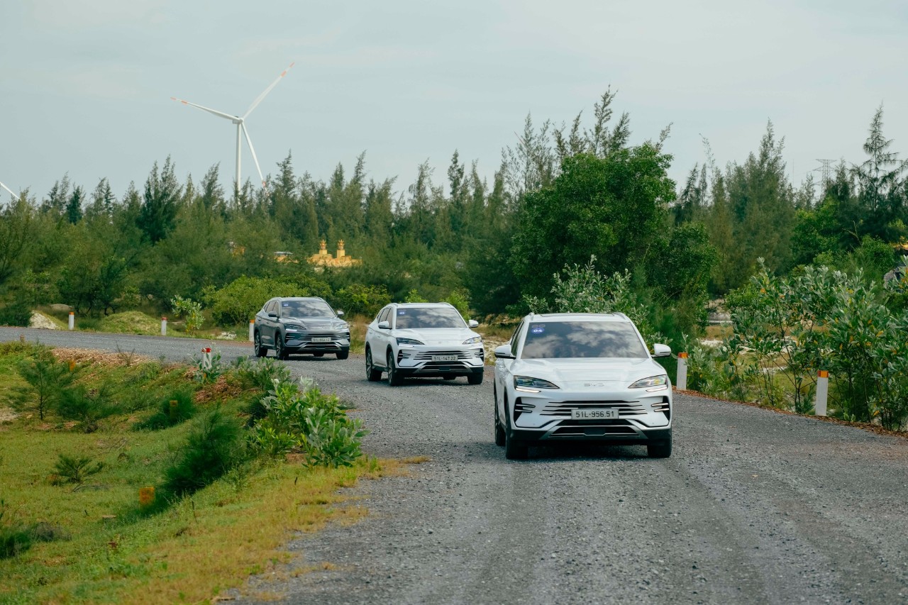 BYD Sealion 6 – mẫu xe hybrid mới trình diễn hành trình xuyên Việt hơn 1.700 km chỉ với một lần đổ xăng và sạc.