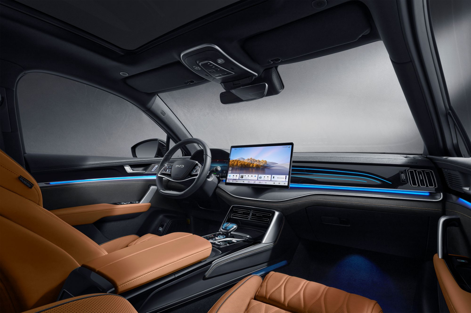 Màn hình trung tâm cỡ lớn xoay linh hoạt